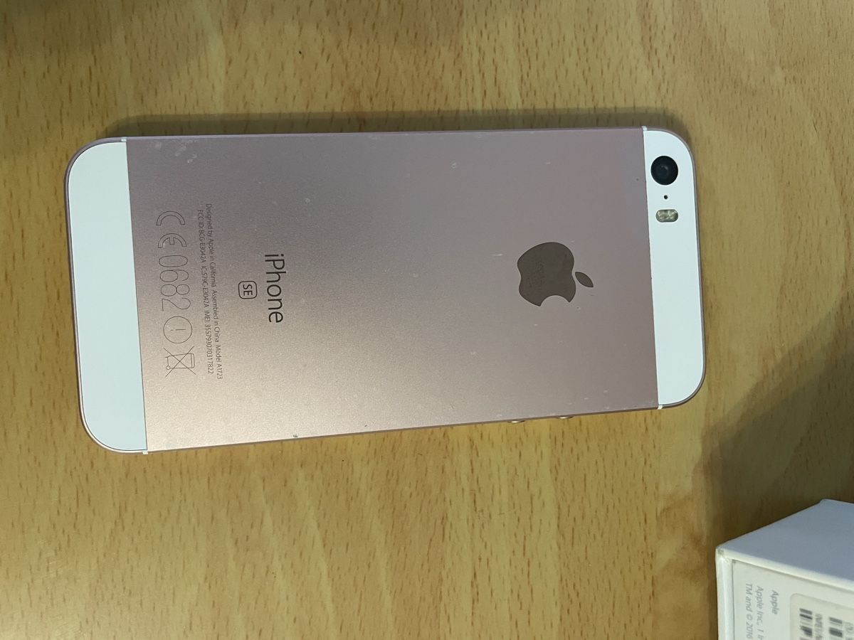 Apple Telefoni cellulari / Smartphones: iPhone SE,Rose Gold,16 GB – Usato da Luzern venduto da gal_28xl 3