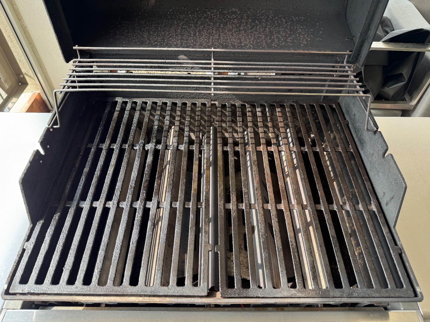 Weber Griglie: Weber Grill Genesis E-310 inkl. Abdeckhaube – Usato da Volketswil venduto da bumat 4