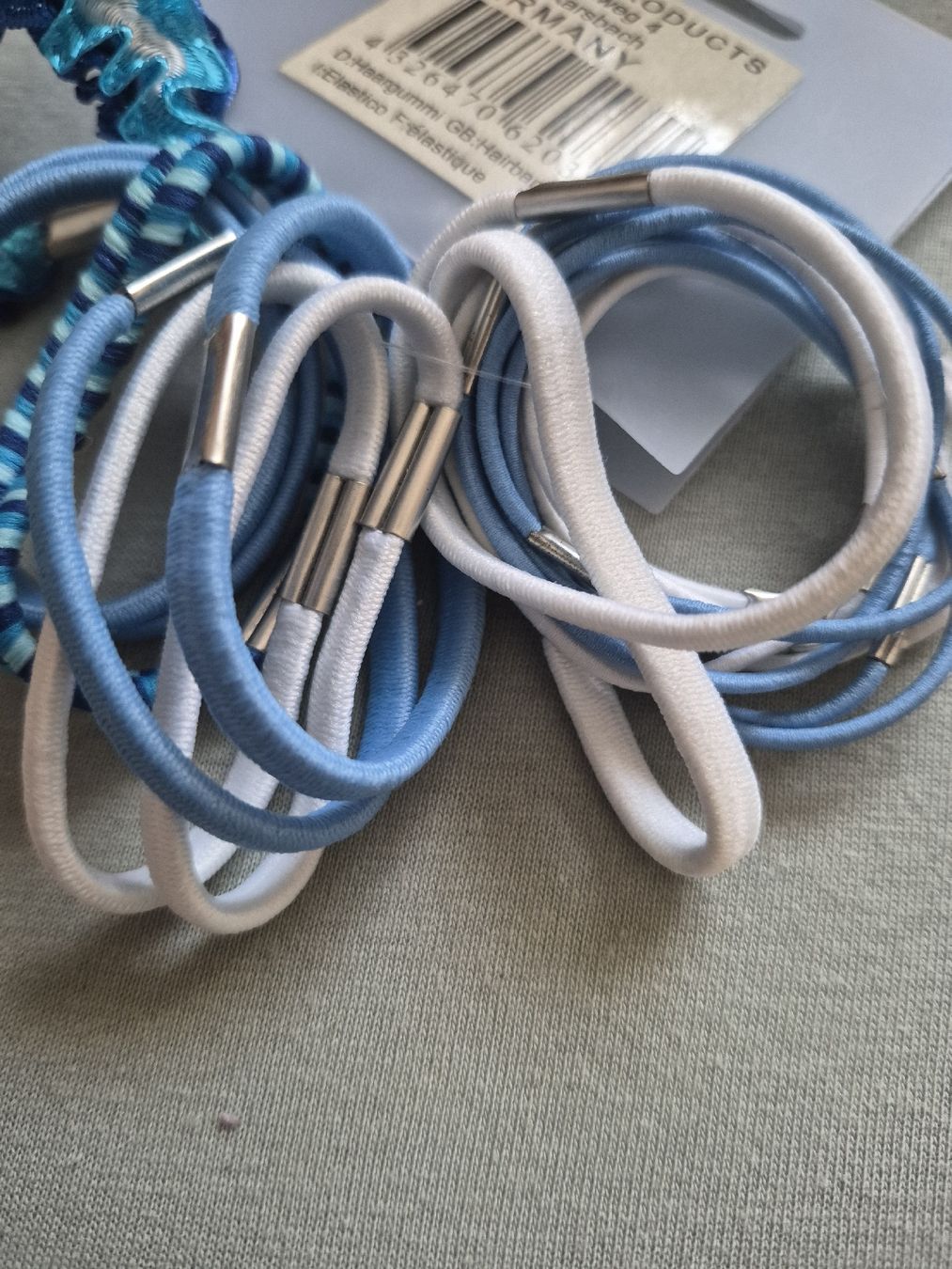 Haarschmuck: lot d'élastique à cheveux neuf – Neu und originalverpackt aus Villars-sur-Glâne von dia_2q2l 4