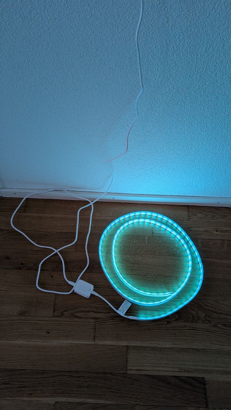 Philips Lampes: Philips Hue Gradient Ambience Lightstrip 2 Basis – Neuf (Voir description) à Volketswil par mar_c5pv 3