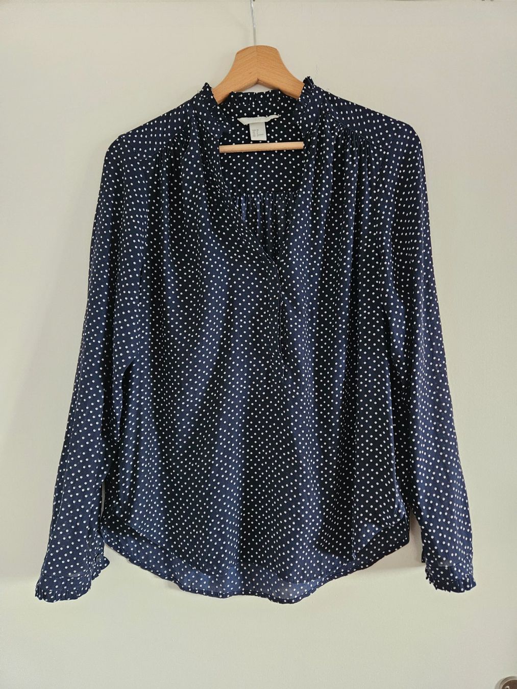 H&M Camicette: Blaue Bluse mit weissen Punkten Gr.36 – Usato da Schaffhausen venduto da sabrina915