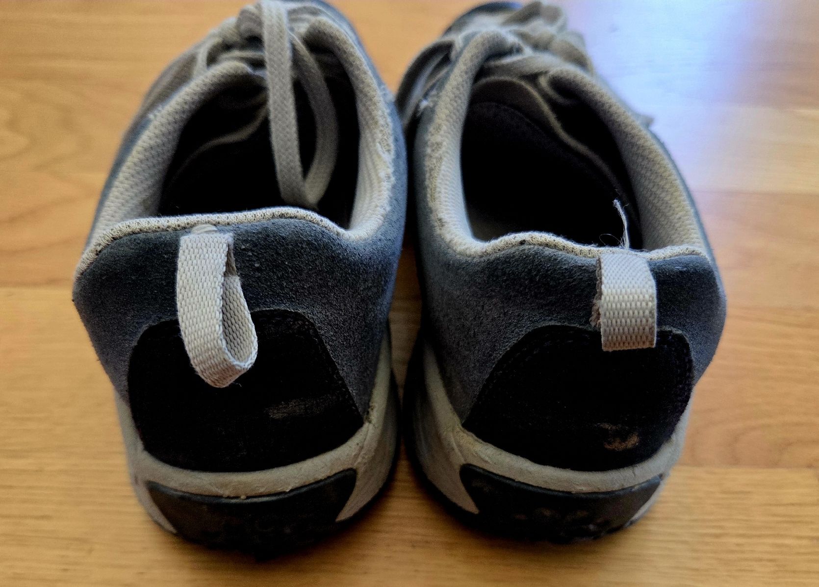 Scarpe da donna: Scarpa Schuhe Damen, Grösse 38, hellgrau-/blau – Usato da Luzern venduto da CVonarburg 2