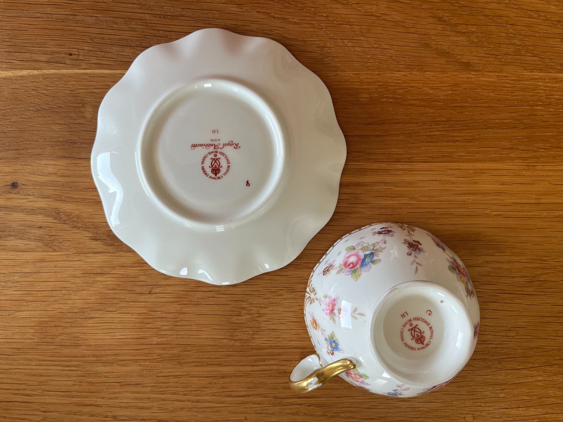 Tazze: Royal Crown Derby Tasse mit Unterteller – Nuovo (secondo la descrizione) da Schwerzenbach venduto da b00nb00n 2