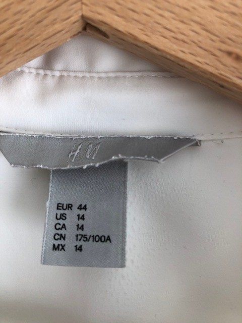 H&M Camicette: Weisse Bluse, Langarm, H&M, 44, mit verdeckter Knopfleiste – Usato da Hünenberg See venduto da dustein 2