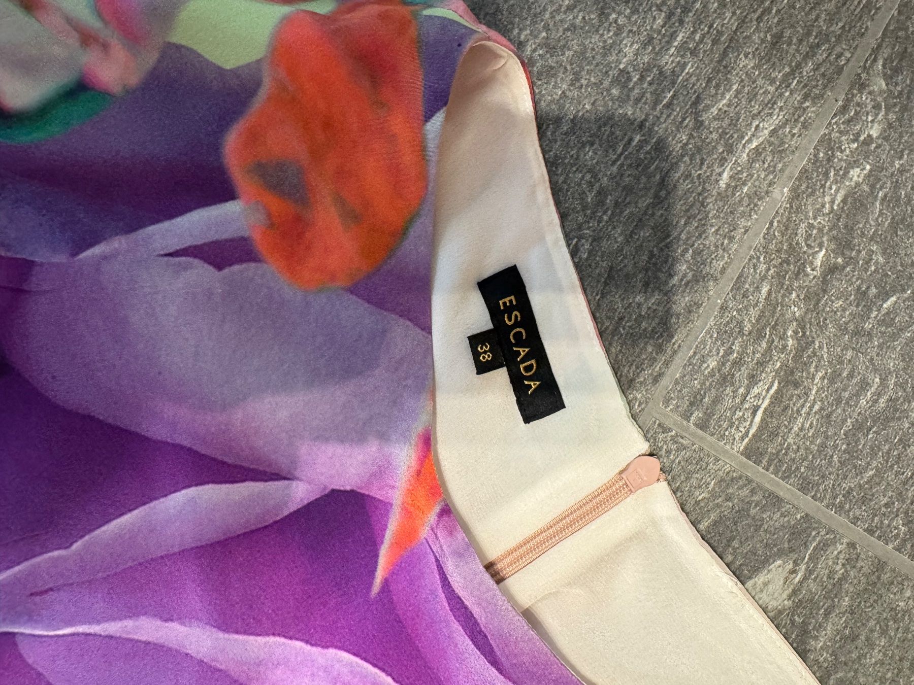 Escada Kleider: Escada Kleid Gr. 38 - ungetragen – Gebraucht aus Oberrieden von JEE82211 1