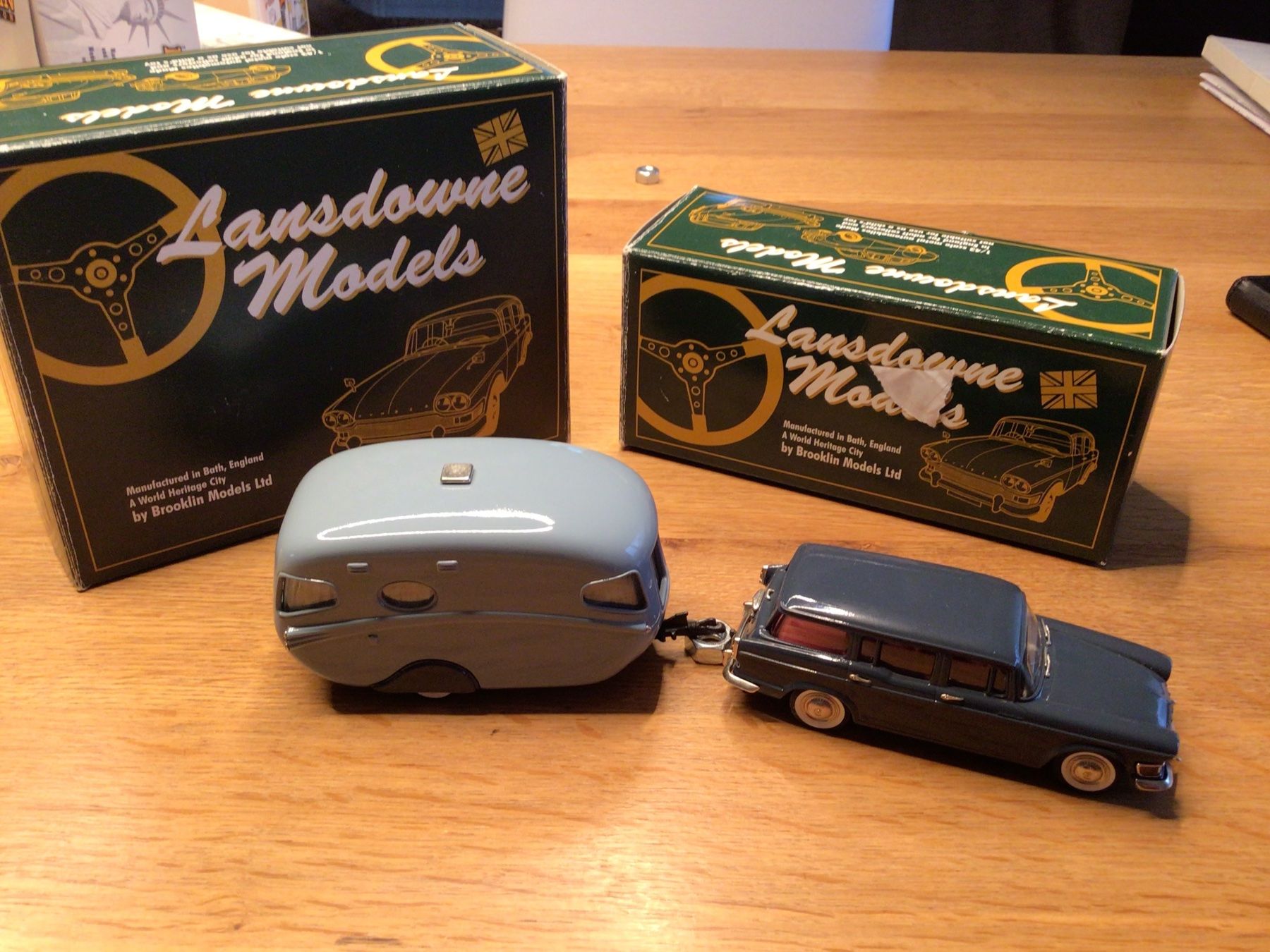 Modellini d'auto: Modellautos Humber Super Snipe mit Wohnwagen – Nuovo e nell'imballaggio originale da Oberengstringen venduto da Reini1063