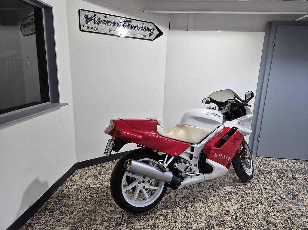 Strada: Honda VFR 750F – Usato da Heimberg venduto da Visiontuning 2