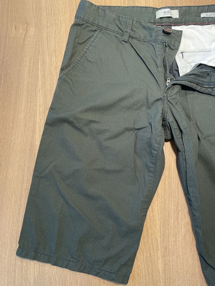 Esprit Hosen: Esprit Shorts Slim Fit Size 29 – Gebraucht aus Uznach von Player6 2
