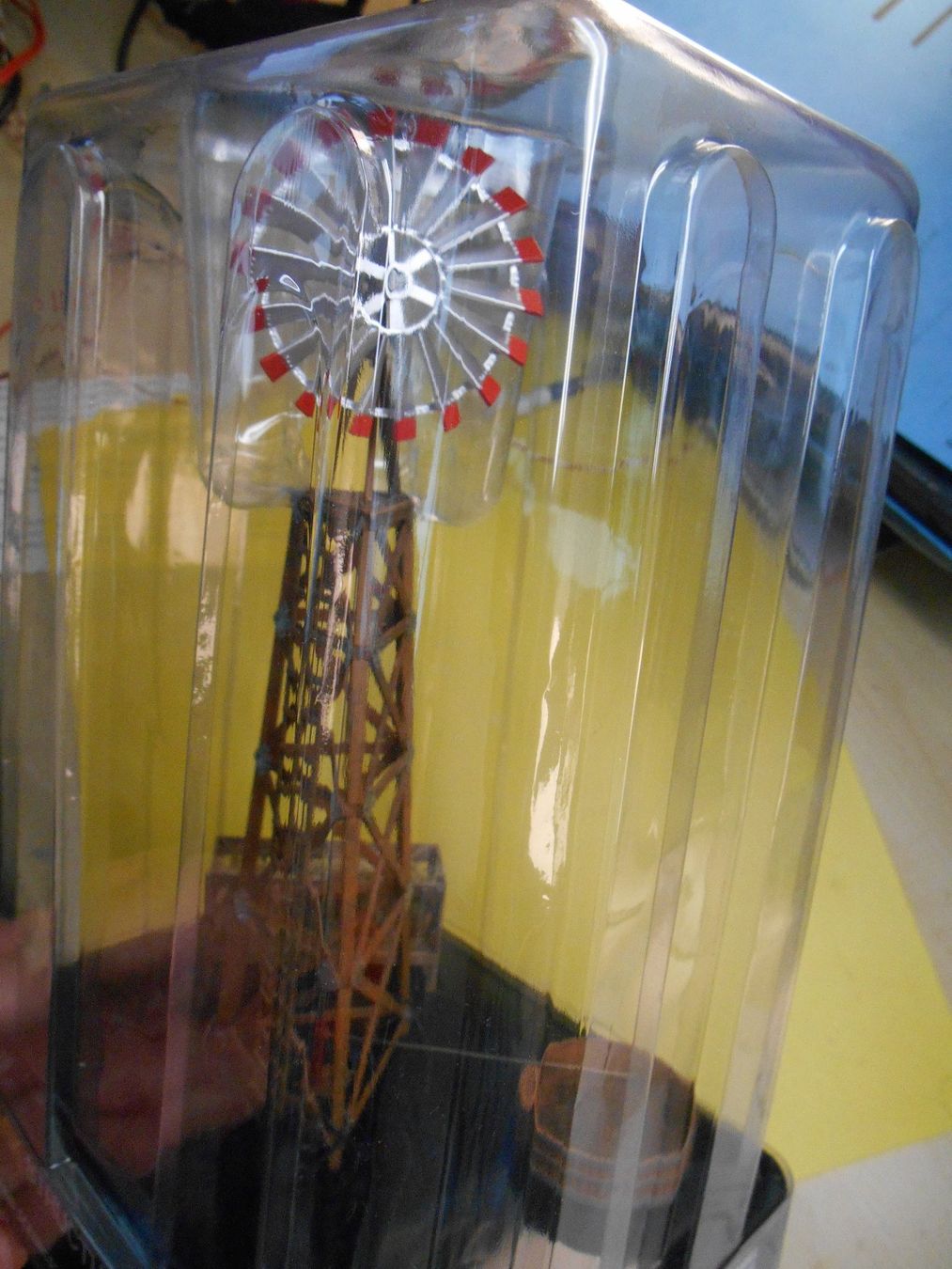 Lionel Modelleisenbahnen: LANDMARK STRUCTURES Windmill 3 pcs scale 1:48 – Neu und originalverpackt aus Wohlen AG von timpojim1
