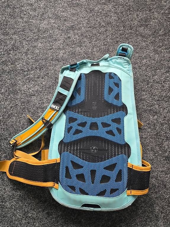 Sacs à dos: EVOC Stage 12 Bikerucksack / MTB Rucksack – D'occasion à Thun par S_Hirschi 4