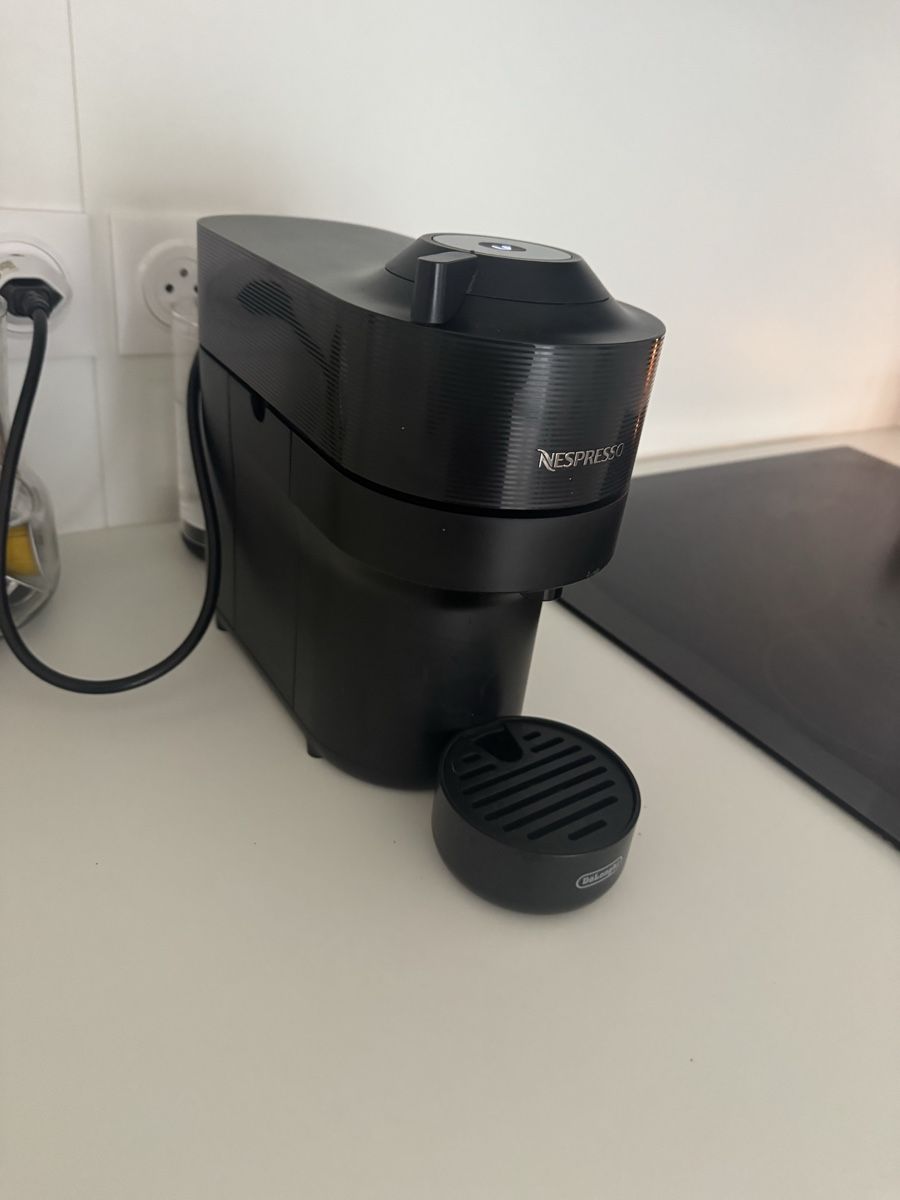 ☕ À VENDRE – Machine à café Nespresso De’Longhi noire (Gebraucht) in ...