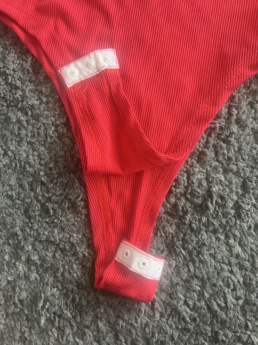 Tops: Rotes Racerback Body Top, Grösse S, Neu – Neu (gemäss Beschreibung) aus Effretikon von Briga.S. 1