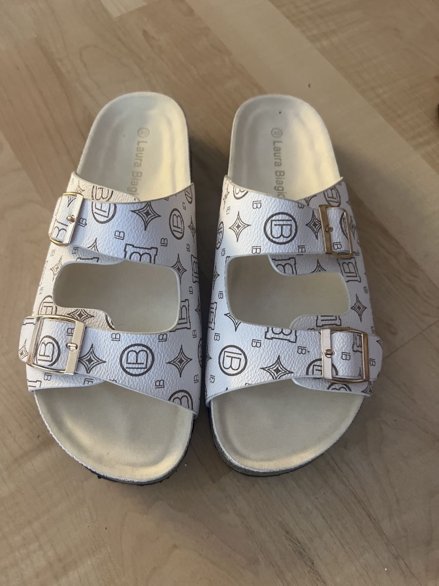 Laura Biagiotti Scarpe da donna: Laura Biagiotti Sandalen – Usato da Olten venduto da AtelierSecondhand23