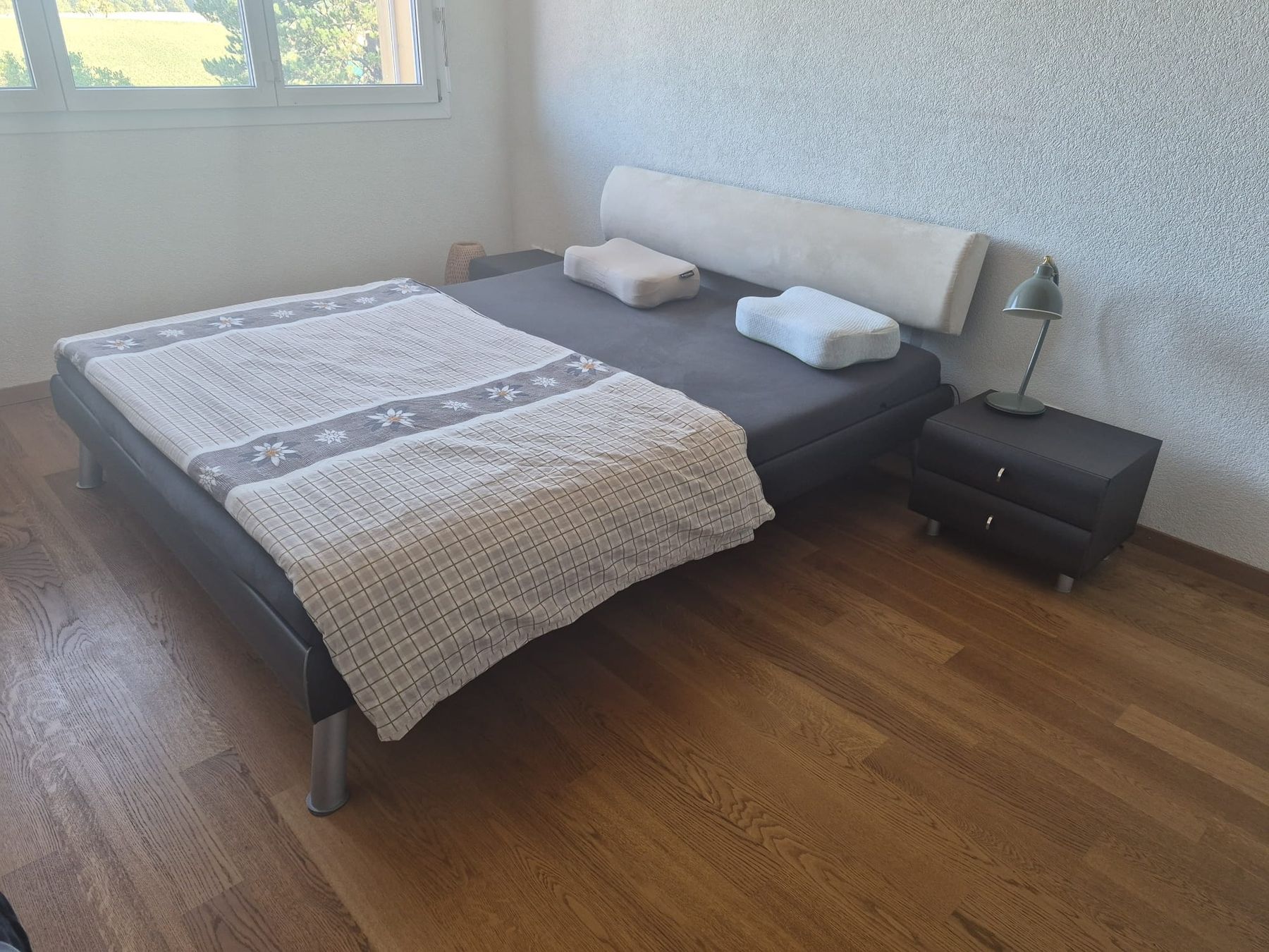 Letti: Doppelbett mit zwei Nachttischen – Usato da Gurbrü venduto da luk_2pmg