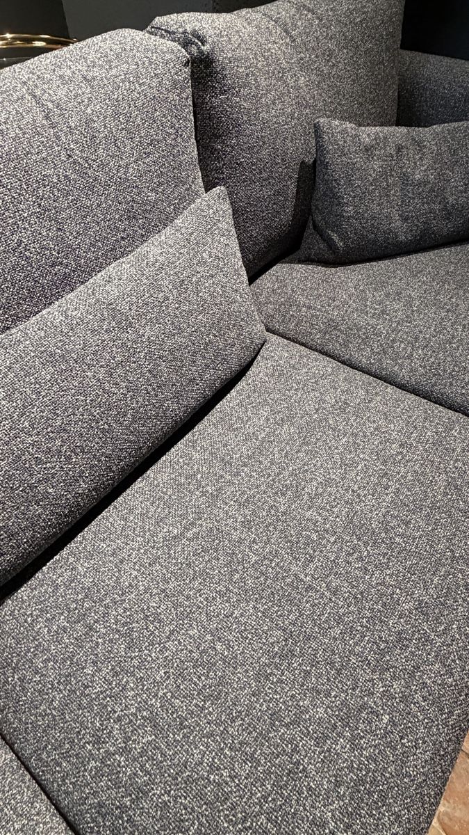 Sofas: 3er Sitzer Sofa  – Neu (gemäss Beschreibung) aus Basel von ari_y9pj 2