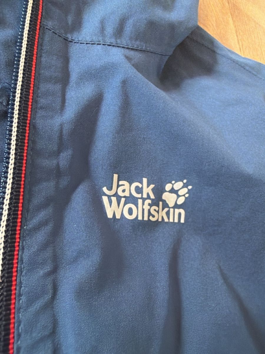 Jack Wolfskin Giacche & Cappotti: Regenjacke Jack Wolfskin Grösse 140 – Usato da Düdingen venduto da Jensternli 2
