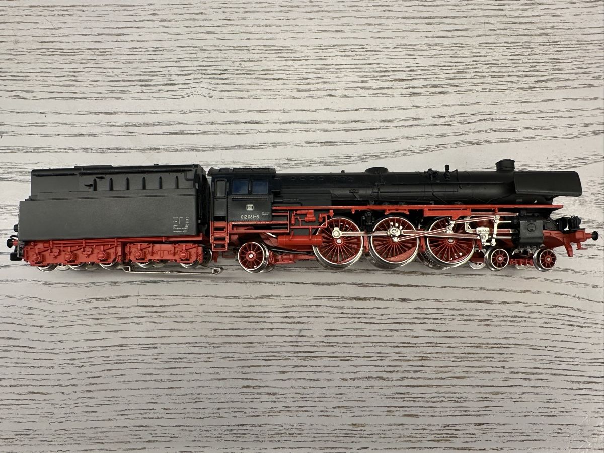 Märklin Modellini di ferrovie: Märklin 3310 DB BR 012 – Usato da Lupsingen venduto da New-Haven 3