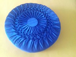 Kissen Samt-Blau, Handarbeit.