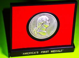 MEDAILLE / AMERIKA / GEORGE WASHINGTON / SEHR GUT ERHALTEN !