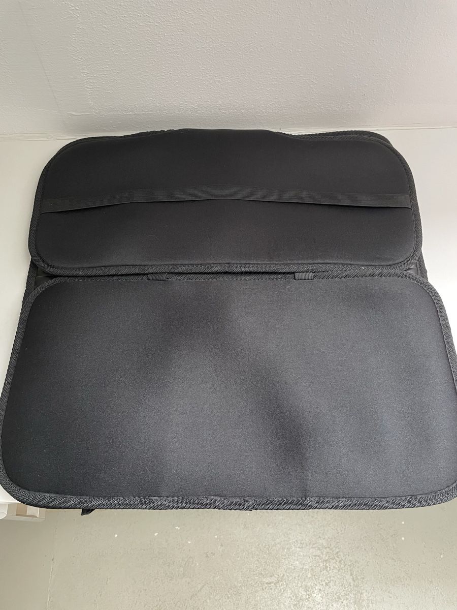 Britax Römer Seggiolini per auto: britax römer Autositzschoner – Usato da Uznach venduto da Player6 3