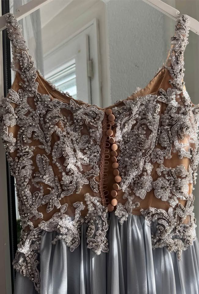 Vestiti: Kleid wie neu – Nuovo (secondo la descrizione) da Dänikon ZH venduto da tug_m9b6 1