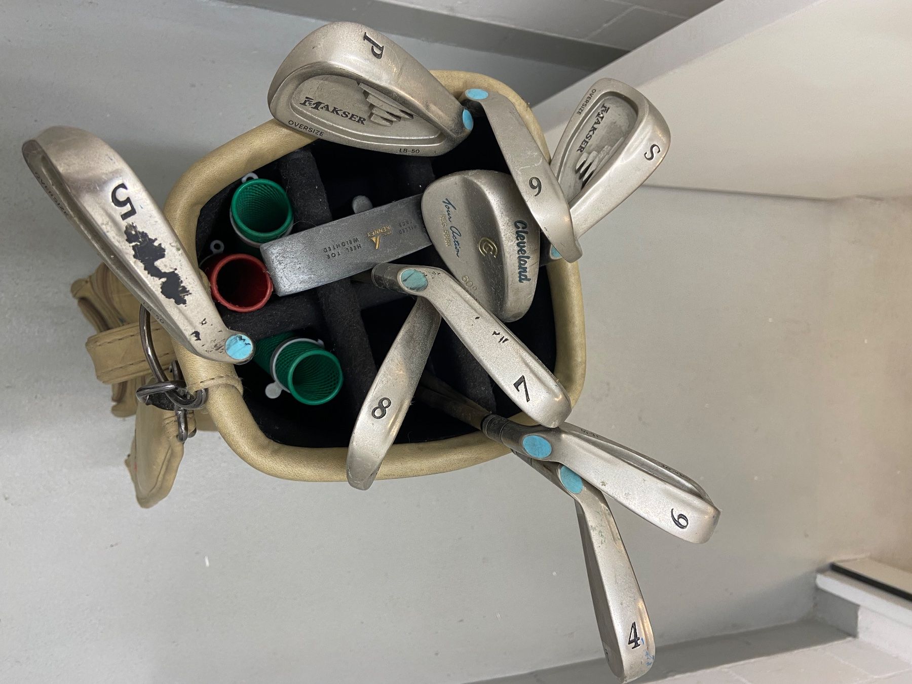 Clubs & Sets: Golfset inkl. Tasche, Bälle und Handschuhe – D'occasion à Unterengstringen par bar_rh5f 7