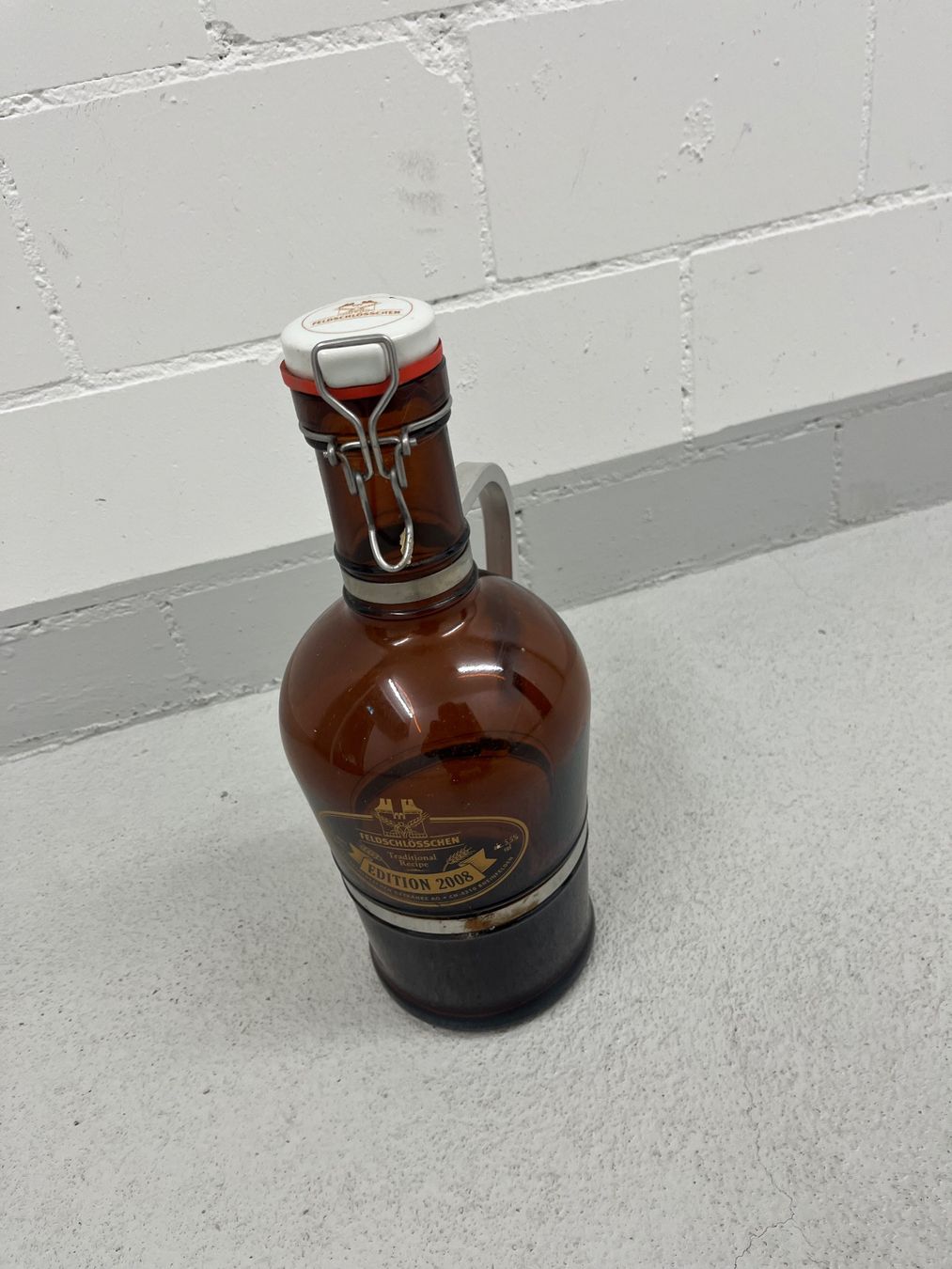 Feldschlösschen Bicchieri, Caraffe & Bottiglie: Bierflasche Feldschlösschen gross alt – Usato da Eschenbach SG venduto da Joey-Li