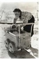 Königin Juliana der Niederlande mit Tochter Beatrix 1939