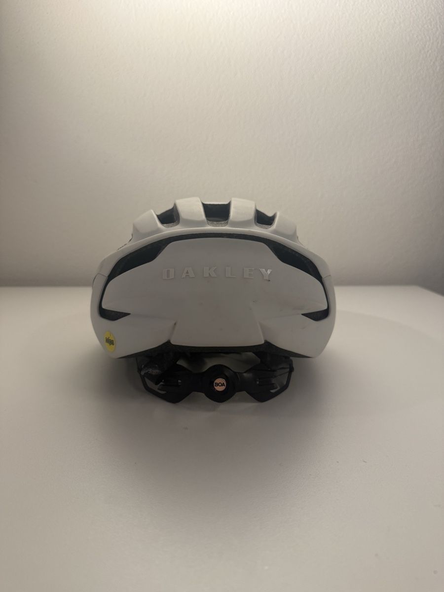 Oakley Caschi: Oakley Rennrad Helm Weiss – Usato da Stallikon venduto da aur_l5ng 3