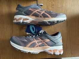 Neuer ovp Asics Kayano Damen-Laufschuh Gr. 39.5