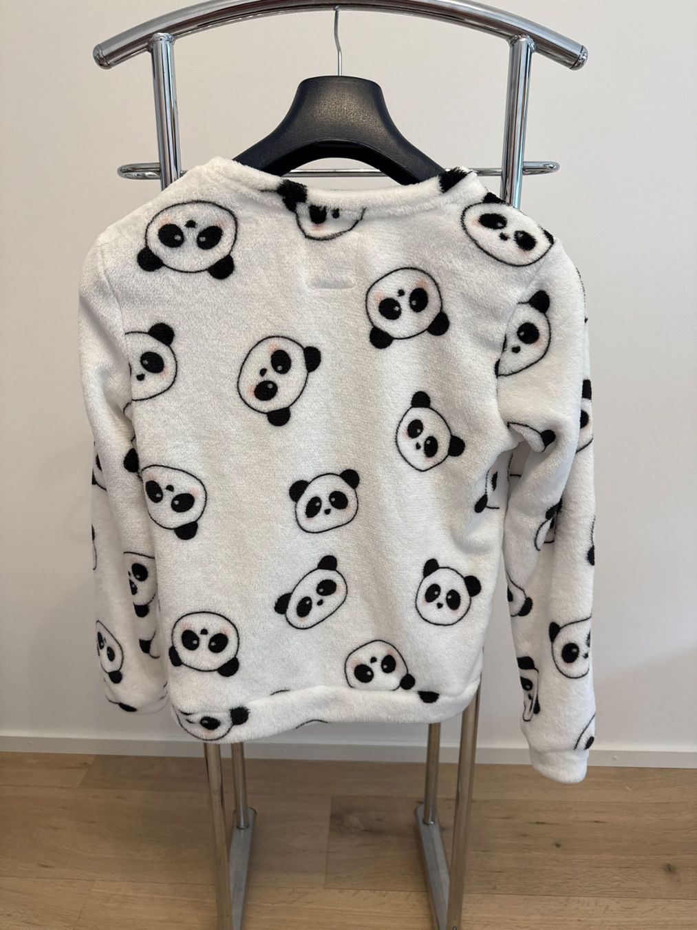 Pulls & Sweat-shirts: Flauschiger Panda-Pullover Gr. S – Neuf (Voir description) à Fällanden par ala_k7vk 1