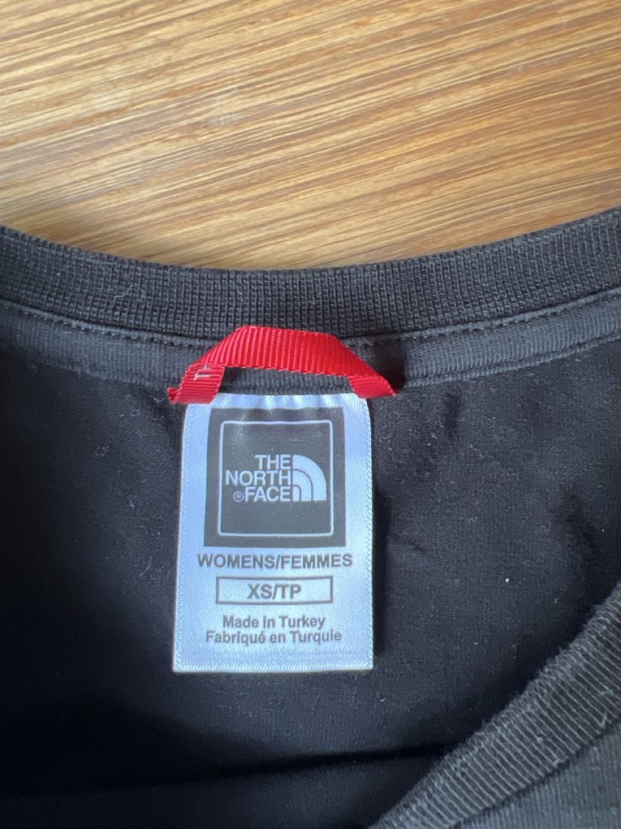 North Face Blouses, T-shirts & Tops: The North Face Shirt – Neuf (Voir description) à Stettlen par ich_biete_mit_3006 1