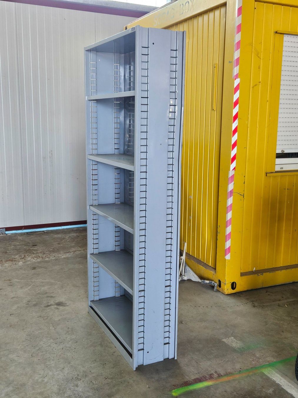Regale: Blech Tablar Gestell 200x90  2Stk. – Gebraucht aus Recherswil von hubelmatt 2