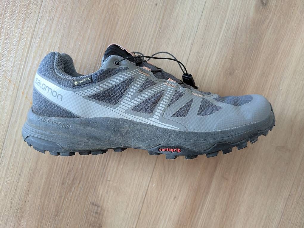 Damenschuhe: Trekking Damenschuh Salamon Gr. 40 – Gebraucht aus Gossau SG von kognit 1