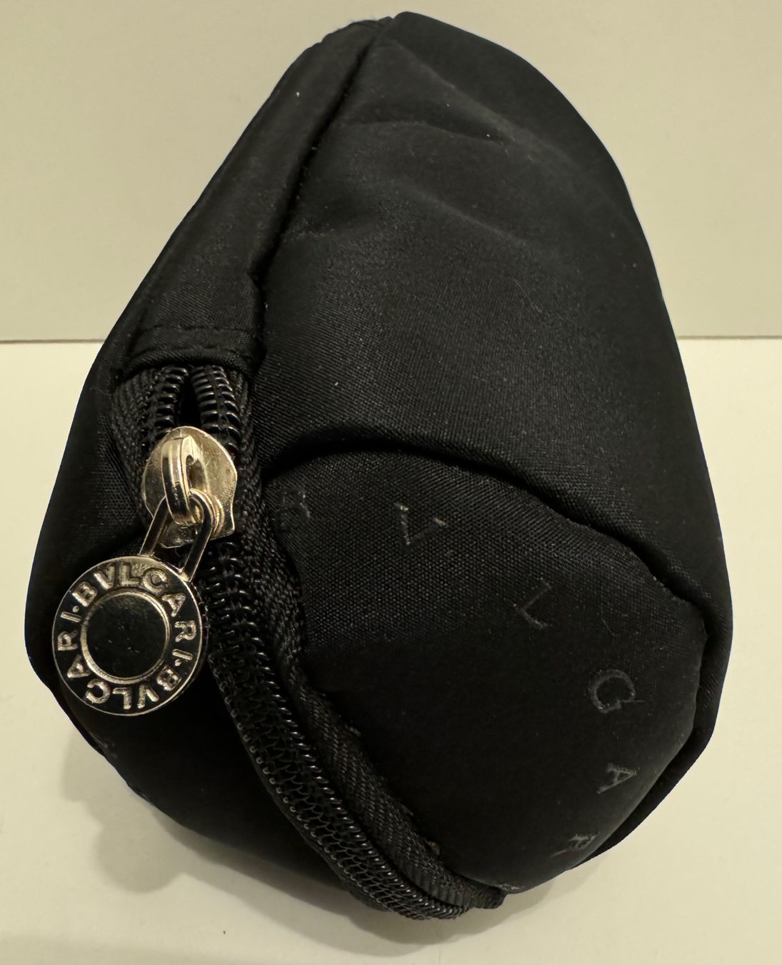 Custodie per cosmetici: EMIRATES Business Class pouch BVLGARI – Nuovo (secondo la descrizione) da Genève venduto da Murmurs 2