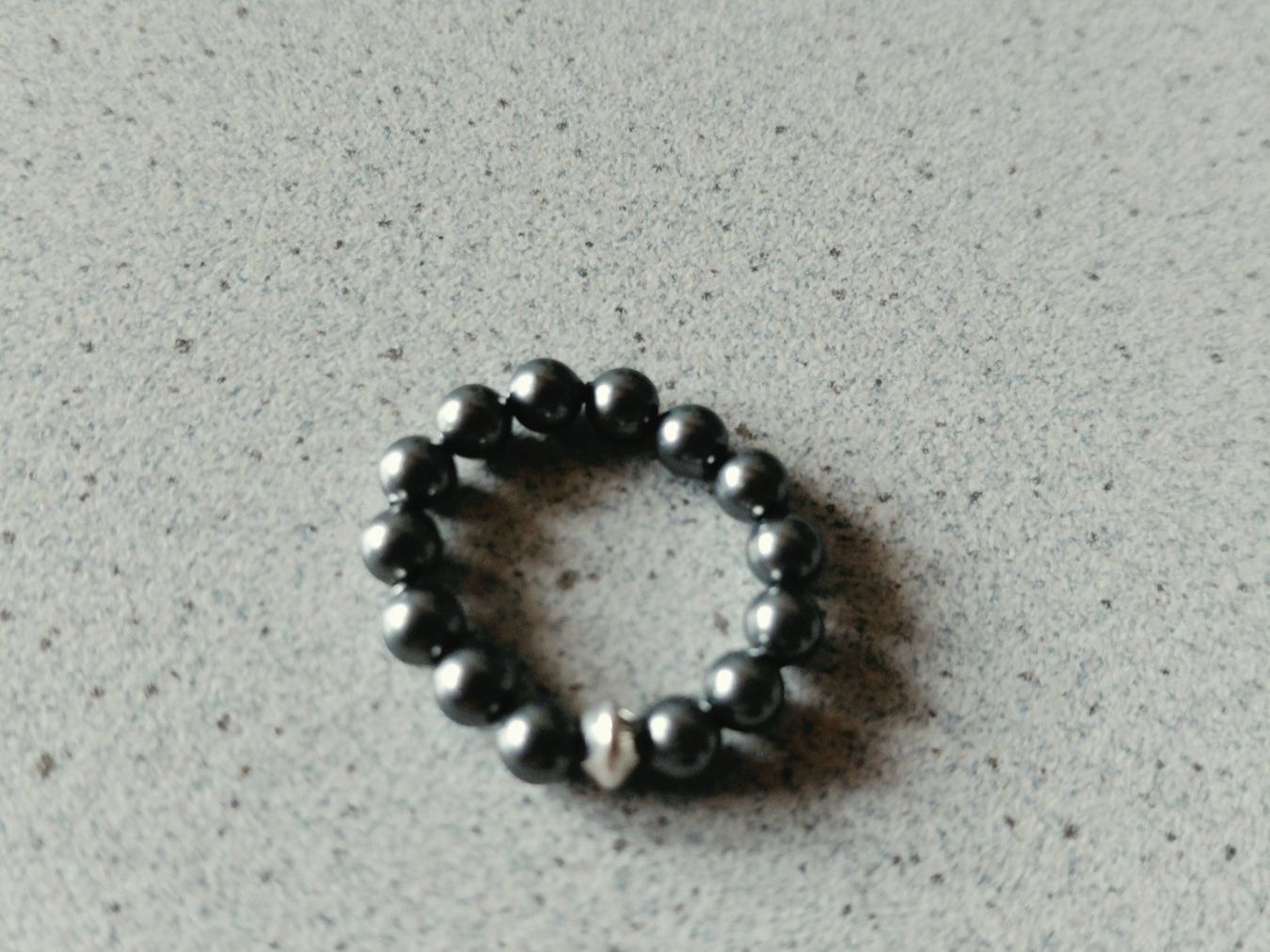 Swarovski Anelli: Elastischer Swarovski Fingerring Grösse 51 – Nuovo e nell'imballaggio originale da Winistorf venduto da acreativ2