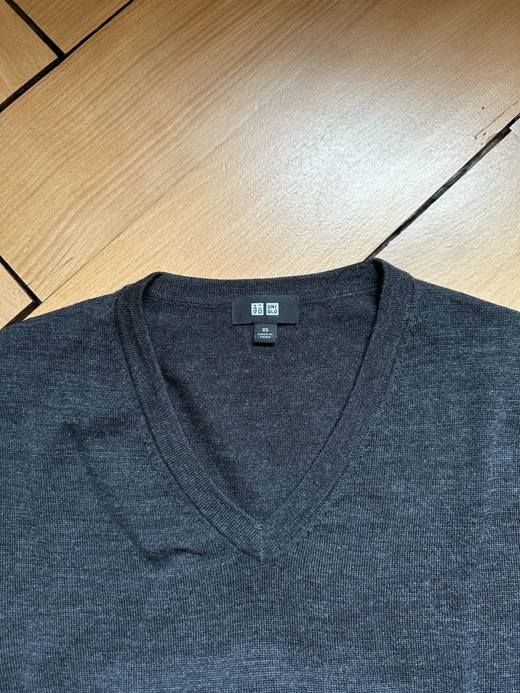 Maglioni & Felpe: UNIQLO - Wollpullover dunkelgrau XS – Usato da Zürich venduto da Diazaio 1