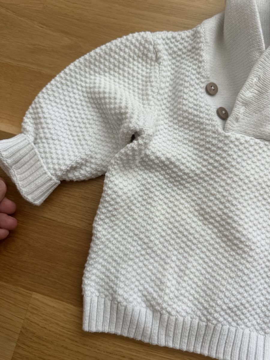 Pulls et sweat-shirts: Weißer Kinder-Pulleager Größe 70 mit Lederellbogen – D'occasion à St. Gallen par adr_l9jg 1