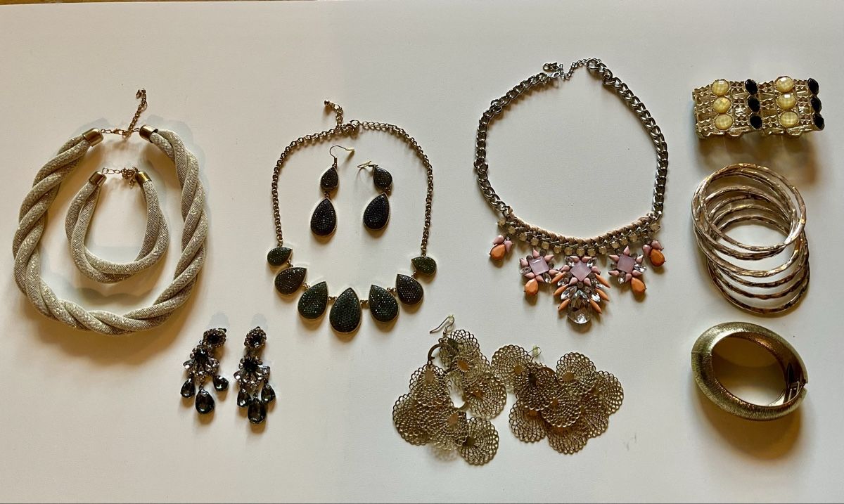 Sonstiger Schmuck: 8-tlg Set an Modeschmuck – Gebraucht aus Dübendorf von Crioula