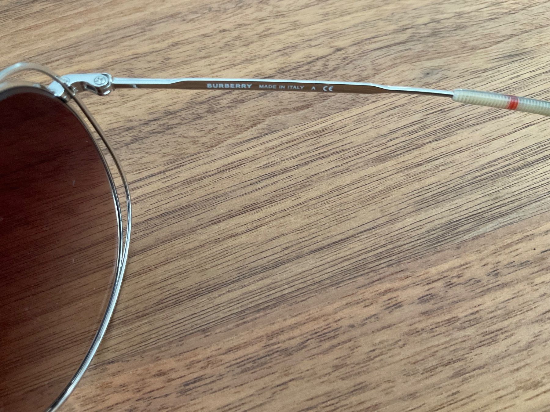 Burberry Occhiali & Lenti: Burberry Sonnenbrille – Usato da Wetzikon ZH venduto da coco8468 3