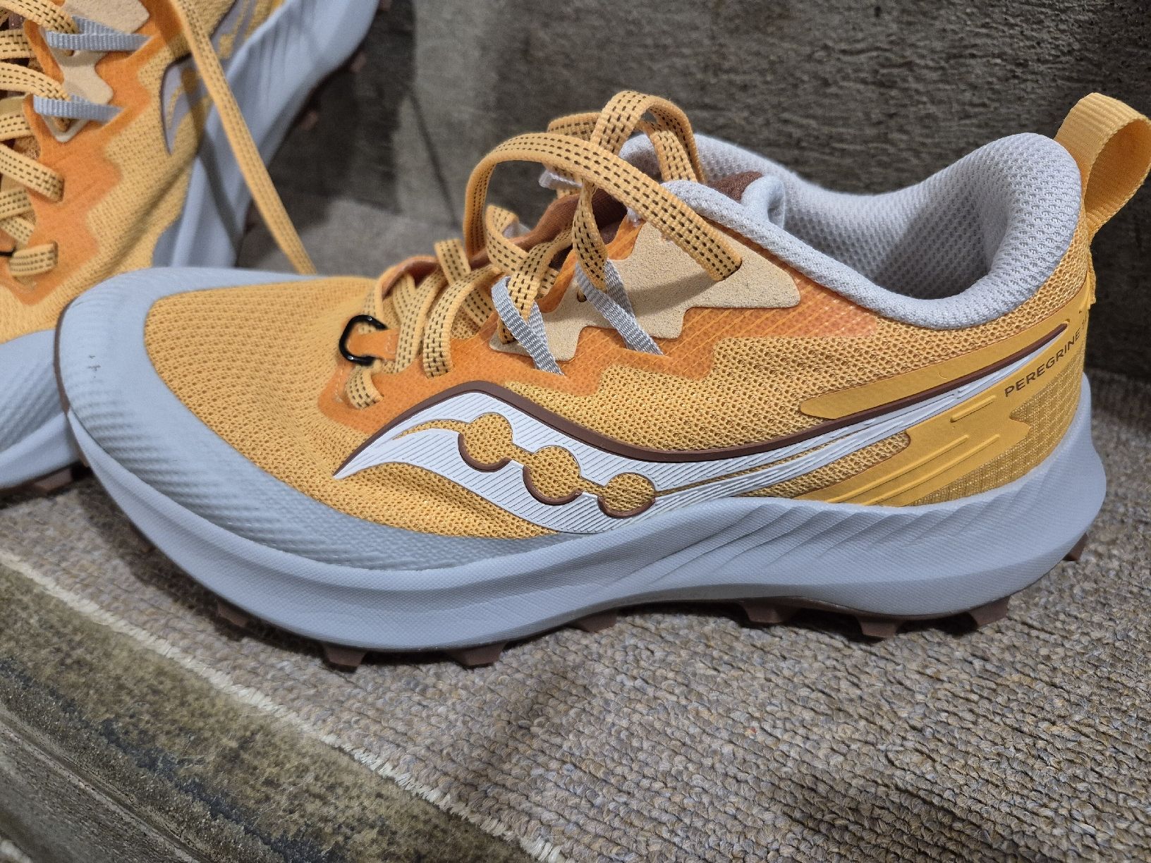 Chaussures femmes: Laufschuhe – D'occasion à Winterthur par Lumi11 1