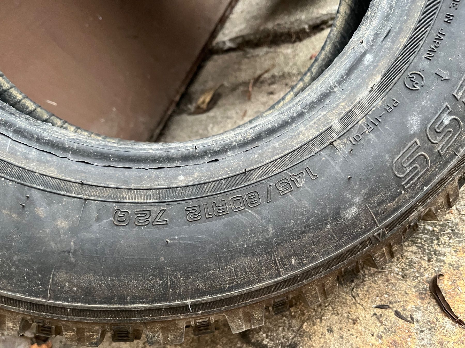 Pneumatici & Ruote complete: Autoreifen Paar Ohtsu Studlees tolles Profil Newoldstock – Usato da bretzwil venduto da nightflasher 4