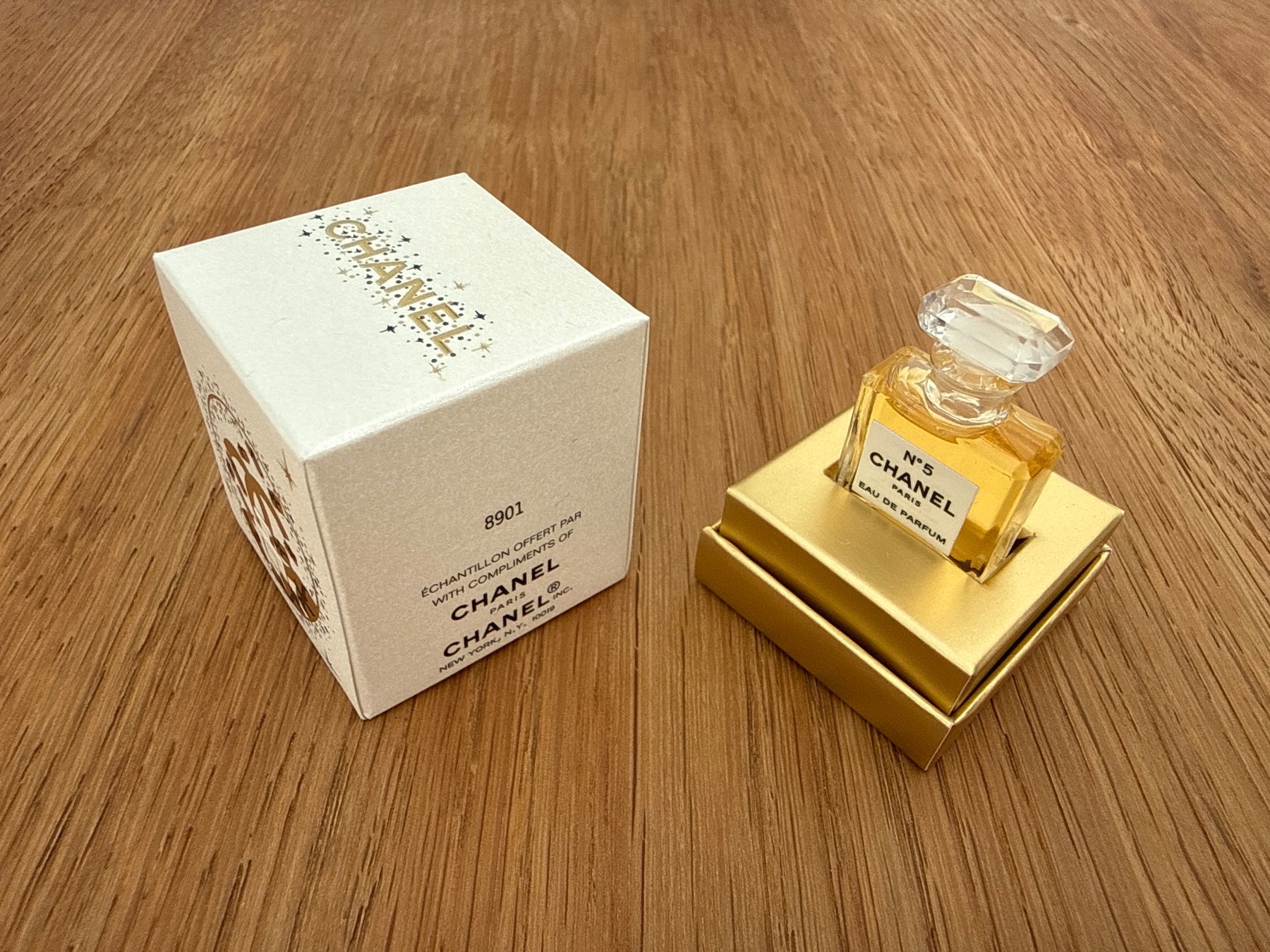 Chanel Profumi & Eau de Toilette: CHANEL No 5 Mini-Parfum – Nuovo e nell'imballaggio originale da Geuensee venduto da vintagegal 4