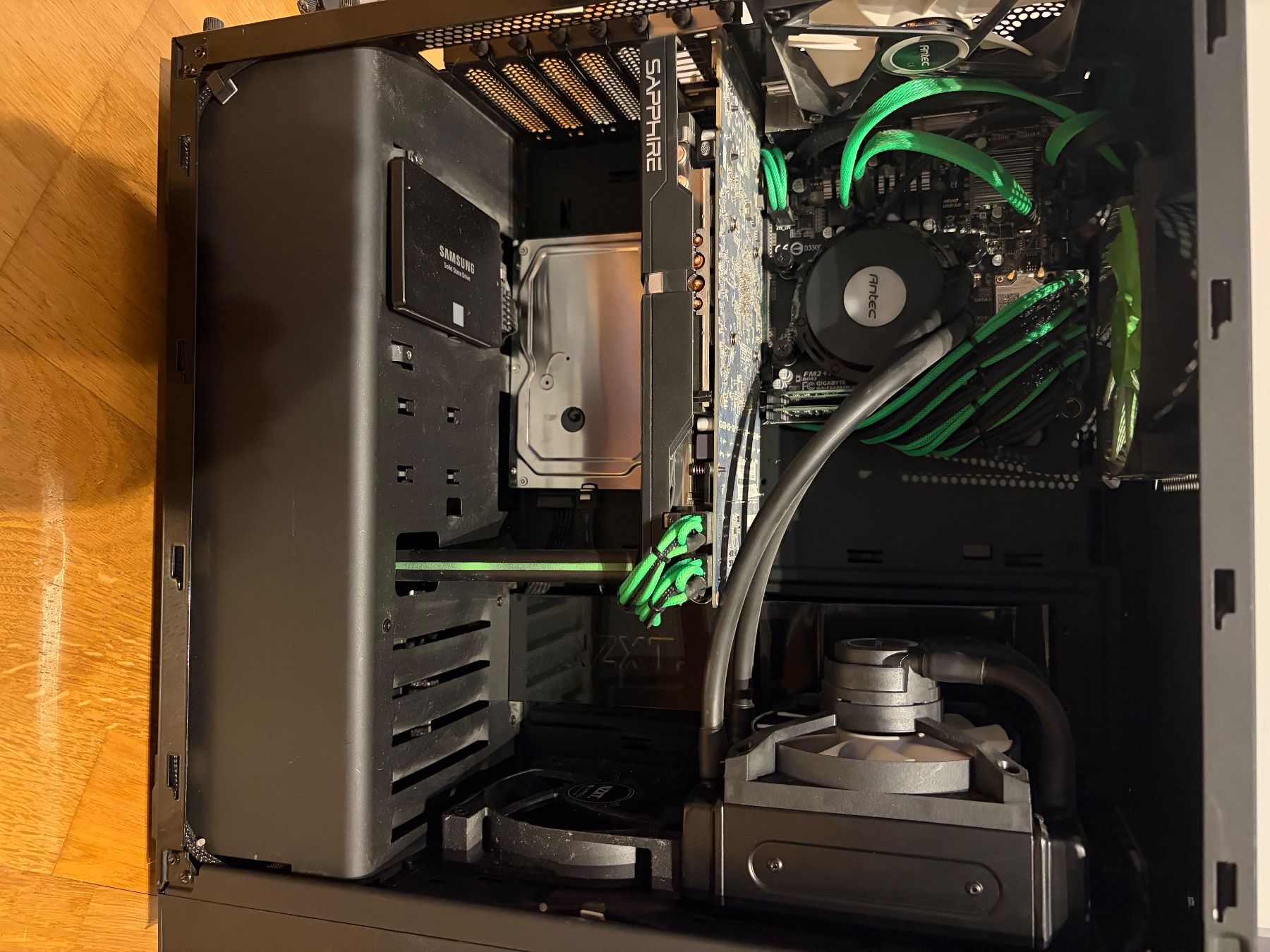 PC: Computergehaeuse mit Sapphire Grafikkarte und Antec Kuehler – Usato da Oberuzwil venduto da jan_gsx2 3