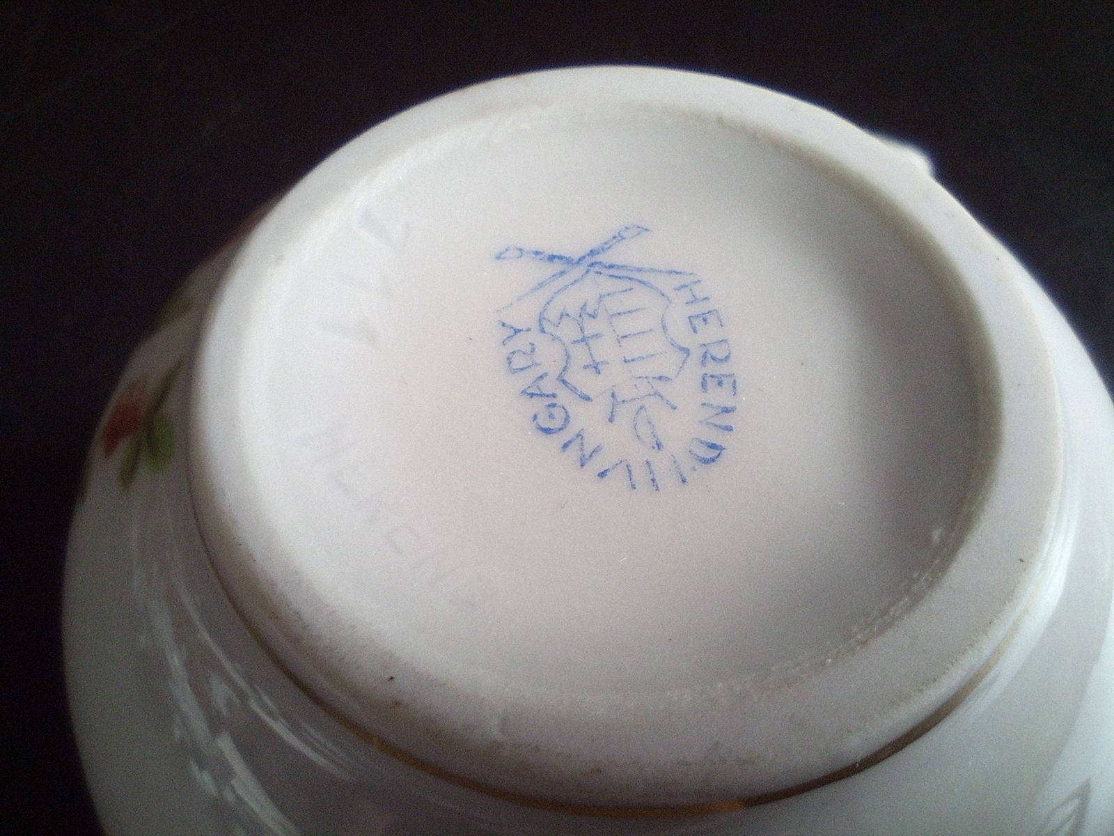 Herend Tazze: Herend Tasse mit Unterteller – Usato da Reiden venduto da Zofi-Brocki 4