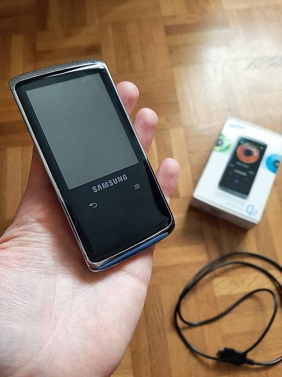 Samsung Lettore multimediale portatile: Lecteur MP3 Samsung YP-Q2 – Usato da Vauderens venduto da vhs_9bym 2