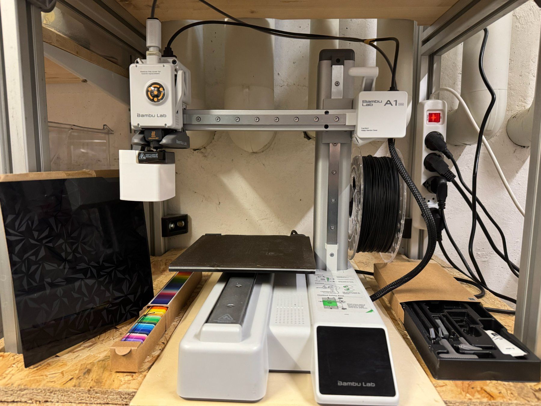 Bambu Lab Stampanti 3D: Bambulab A1 Mini inkl. AMS lite Materialsystem – Usato da Stäfa venduto da Beschu1