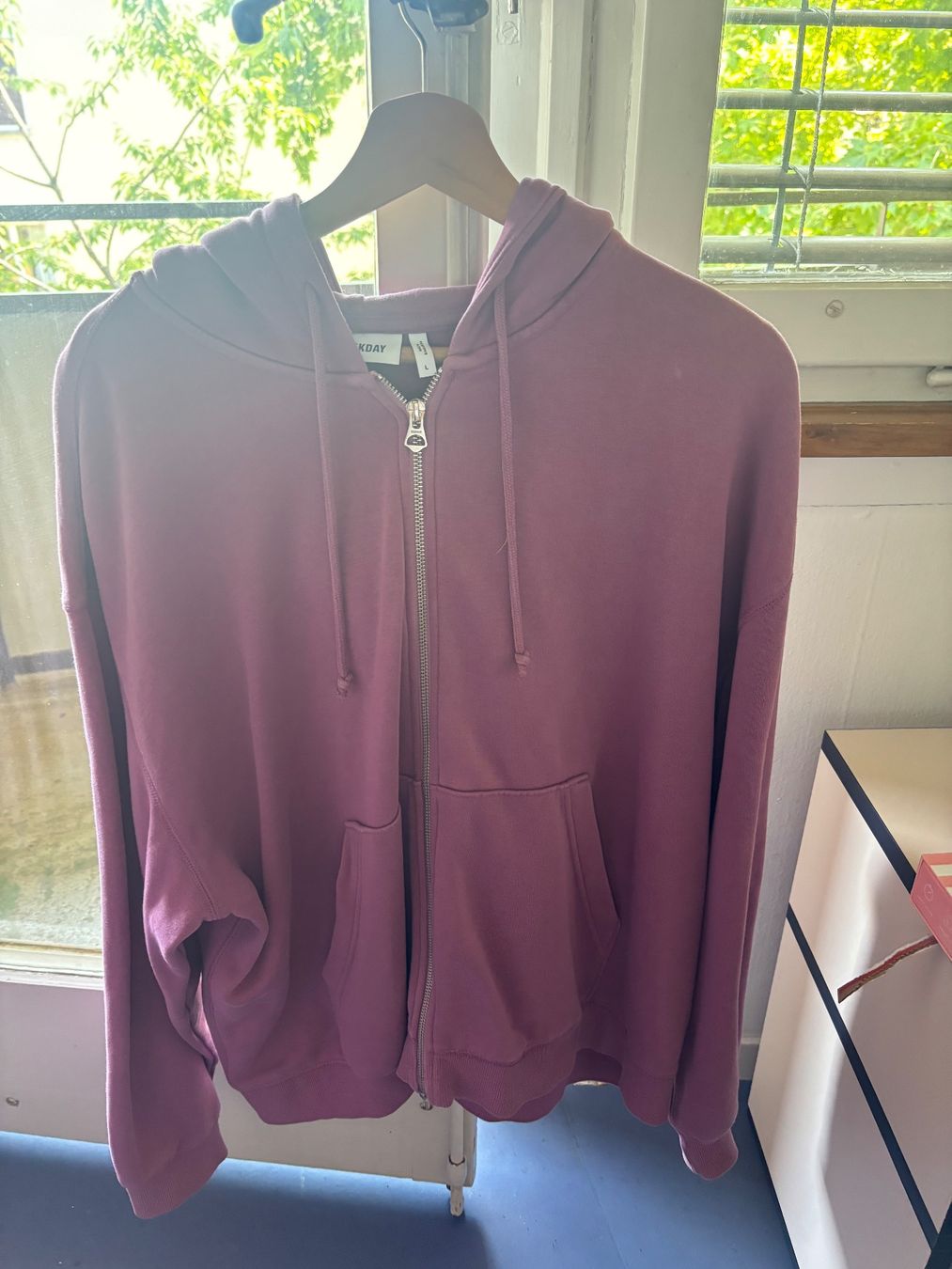Weekday Jacken: Sweatjacket Weekday | L – Gebraucht aus Zürich von eva_6jk8