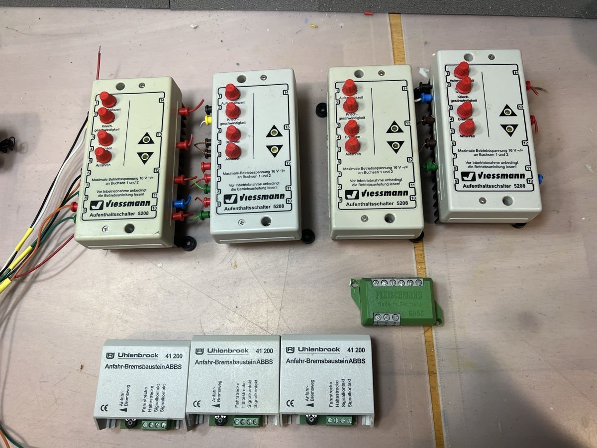 Modelleisenbahnen: Div Elektronische Bausteine – Gebraucht aus Dübendorf von Troggy
