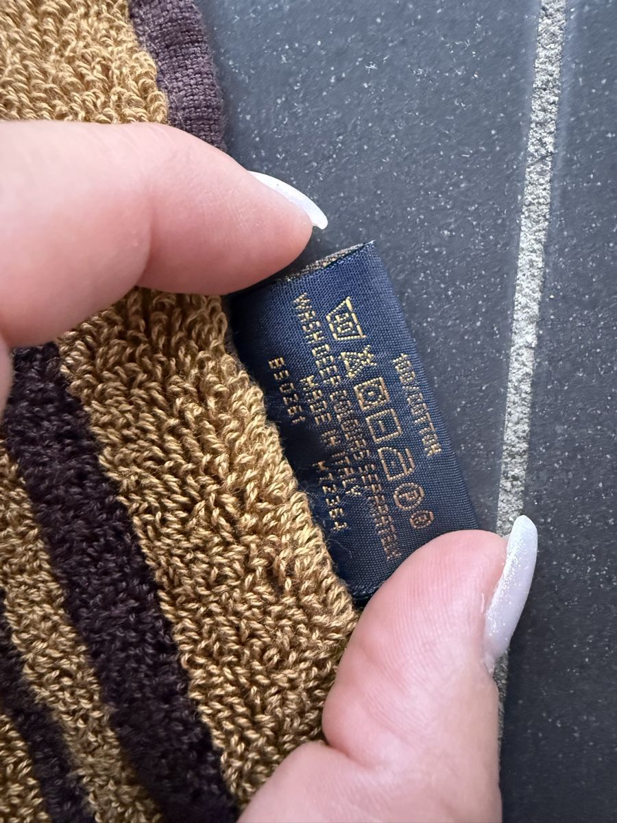 Teli da bagno: Louis Vuitton Strandtuch, monogram, inkl. Box, neuwertig – Usato da Winterthur venduto da Mhaselnuessli 5